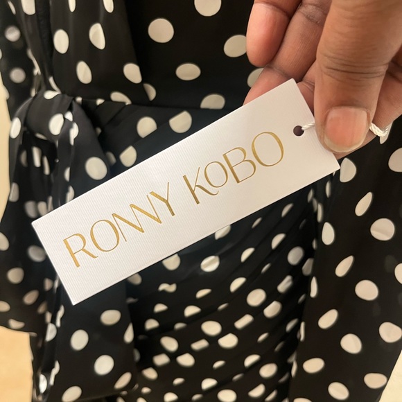 Ronny Kobo mini dress, polka dot long sleeved open back large bow tie. - Picture 2 of 5